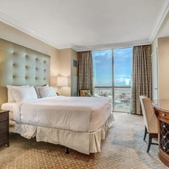 MGM Signature-10-714 1Br Balcony Suite Accessible