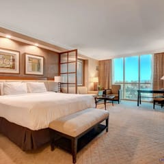 Luxurious MGM Signature Studio | Mtn View + Pool