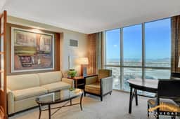 Deluxe Spa 24th floor Signature Studio w/ Mtn View