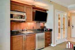 MGM Signature-20-604 Jacuzzi Studio