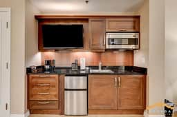 MGM Signature 34-818 Jacuzzi Studio UpperPenthouse