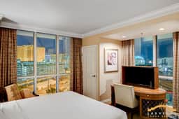 MGM Signature-09-821 1Br2Ba F1 Strip View Balcony Suite