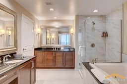 Luxury 1BR w/ Amazing views & Full Kitchen