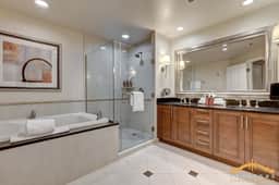 MGM Signature-26-816 Jacuzzi Studio