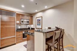 MGM Signature-14-801 1Br2Ba F1 Strip View Balcony Suite