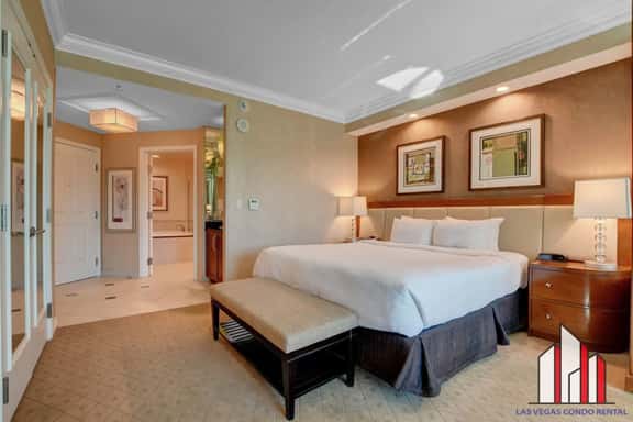 The Signature Jacuzzi Studio w Full Bath & Jacuzzi - Image 1