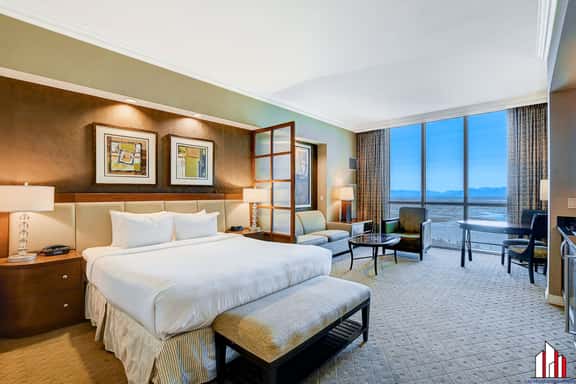 Penthouse Studio w/ Jacuzzi, Pool Access, Near - Image 1