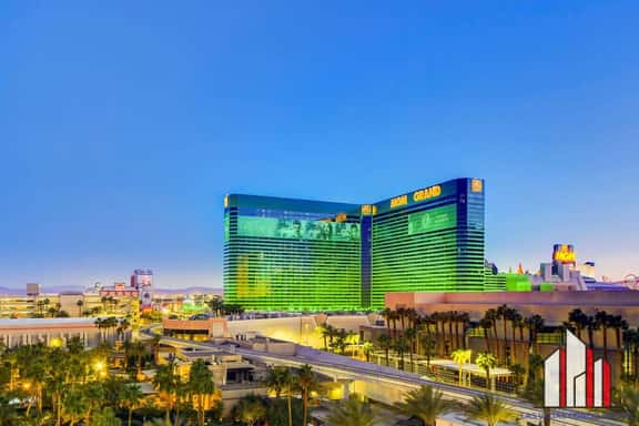 MGM Signature-07-620 1Br 2Ba Balcony Suite - Image 1