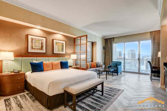 Penthouse w/ Strip View & Balcony @ MGM Signature - Image 1