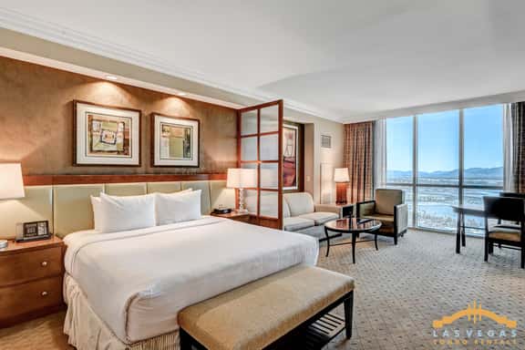 Luxury Jacuzzi Studio + Full Bath w Mountain View - Image 1