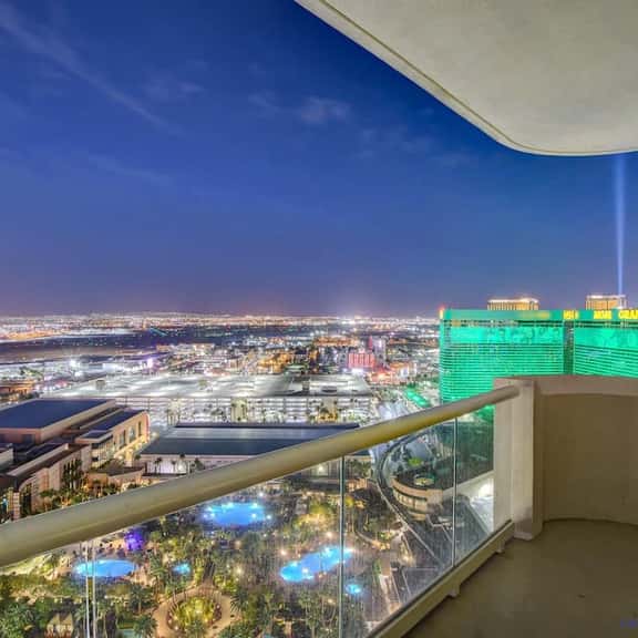MGM Signature-28-602 1Br 2Ba Balcony Jacuzzi Suite - Image 1