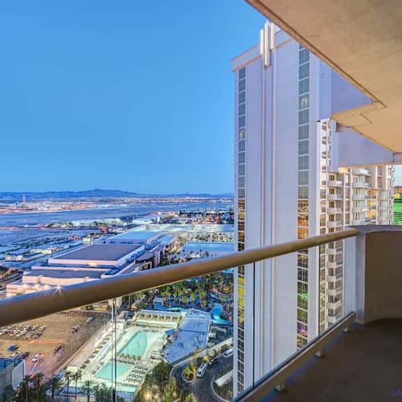MGM Signature-28-714 1BR 2-Bath Balcony Suite - Image 1