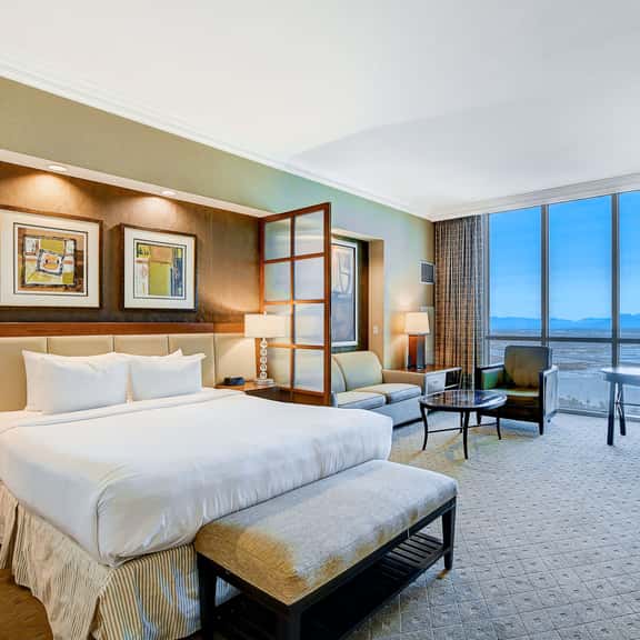 Penthouse Studio w/ Jacuzzi, Pool Access, Near - Image 1