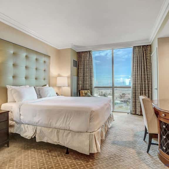 MGM Signature-10-714 1Br Balcony Suite Accessible - Image 1