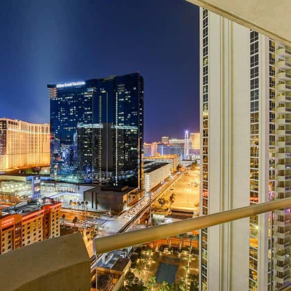 MGM Signature- F1/Strip Balcony View Jacuzzi 1 BR - Image 1