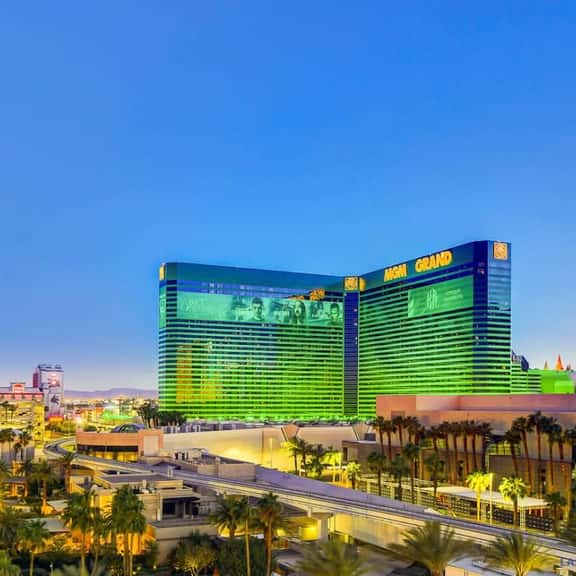 MGM Signature-07-620 1Br 2Ba Balcony Suite - Image 1