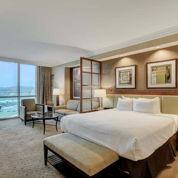 MGM Signature-Private Bathroom Jacuzzi Work Desk - Image 1