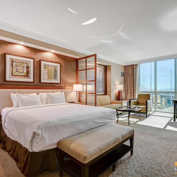 Luxurious Tower 3 Studio | Pool + Mountain View - Image 1