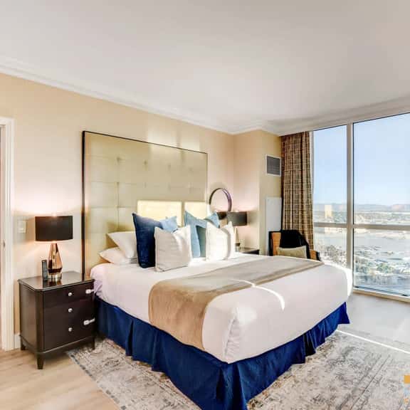 MGM Signature 1BR Full Kitchen Balcony Jacuzzi - Image 1
