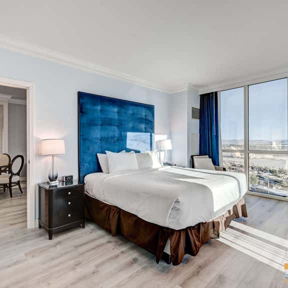 MGM Signature-1Br Work Desk Sphere Balcony Suite - Image 1
