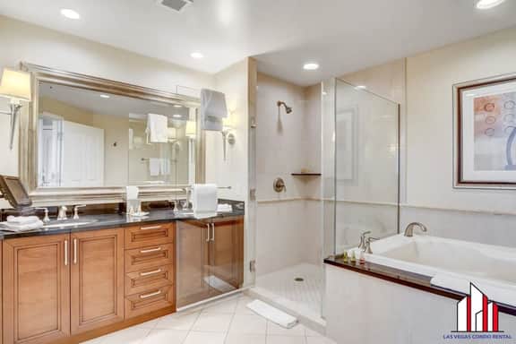 MGM Signature-24-606 Jacuzzi Studio