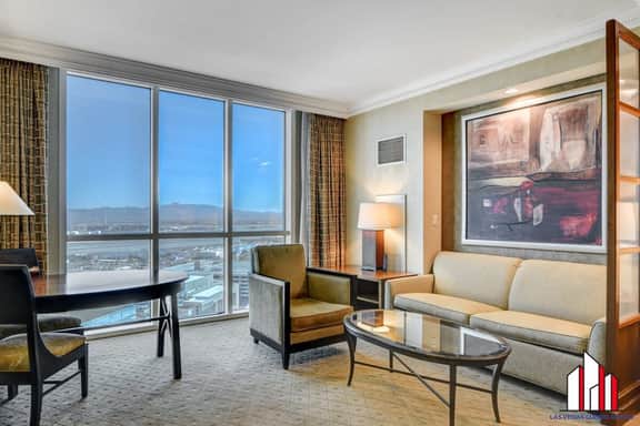 MGM Signature-24-606 Jacuzzi Studio