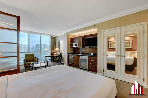 MGM Signature-25-609 Strip View Jacuzzi Studio