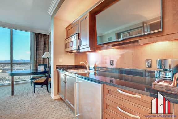MGM Signature-28-816 Jacuzzi Studio