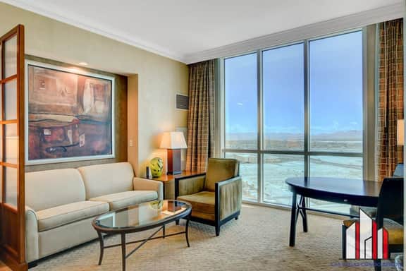 MGM Signature-29-604 Jacuzzi Studio