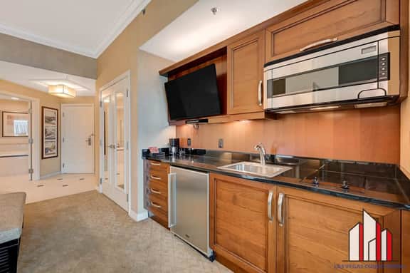 MGM Signature-29-617 Penthouse Studio F1 w Balcony