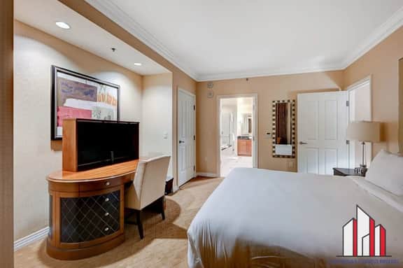 MGM Signature-28-714 1BR 2-Bath Balcony Suite