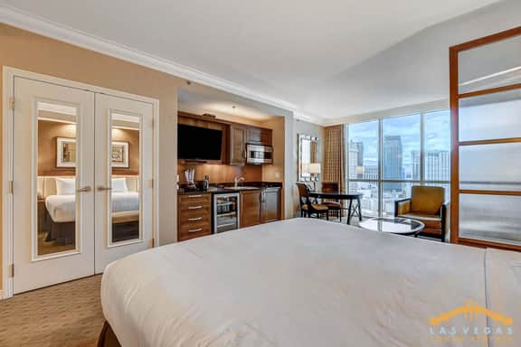 MGM Signature-25-711 Strip View Jacuzzi Studio