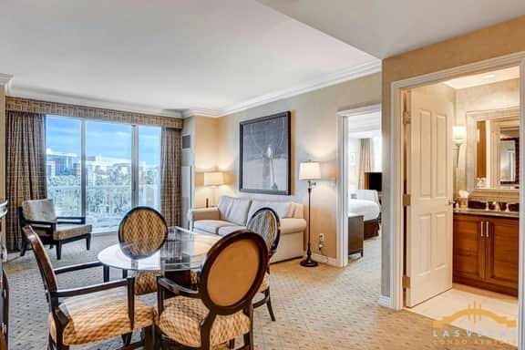 MGM Signature-02-602 1Br 2Ba Balcony Suite