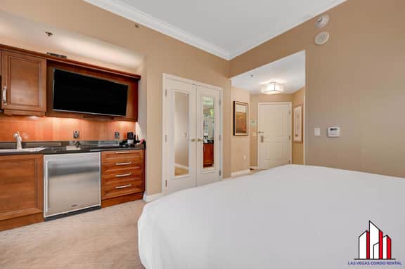 Signature 2Br3Ba F1 View Balcony Ste 17-801 and 03