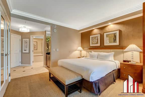 MGM Signature-23-719 Strip View Jacuzzi Studio