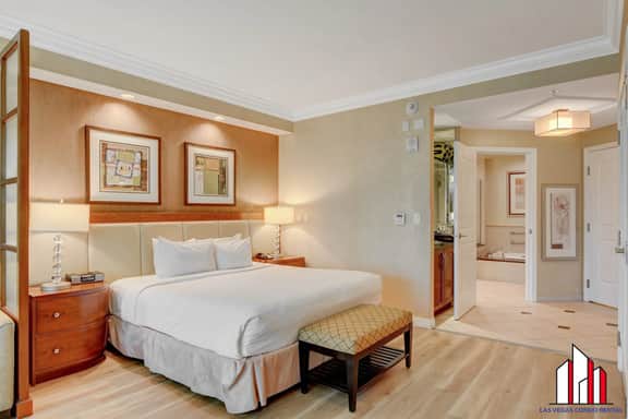 MGM Signature-07-607 Accessible Strip View Balcony
