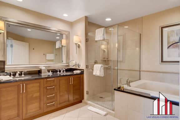 MGM Signature-17-718 Jacuzzi Studio