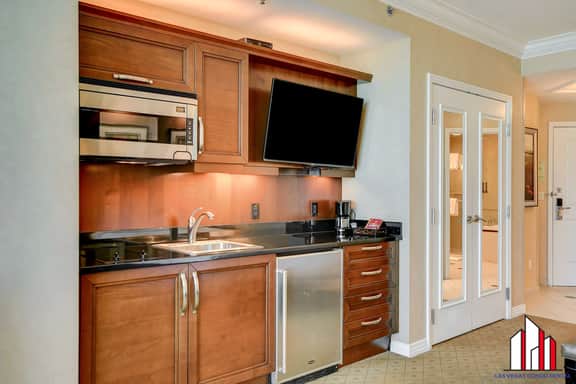 MGM Signature-20-604 Jacuzzi Studio