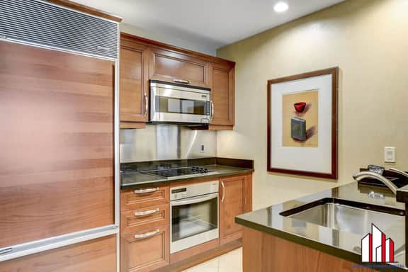 MGM Signature-07-620 1Br 2Ba Balcony Suite