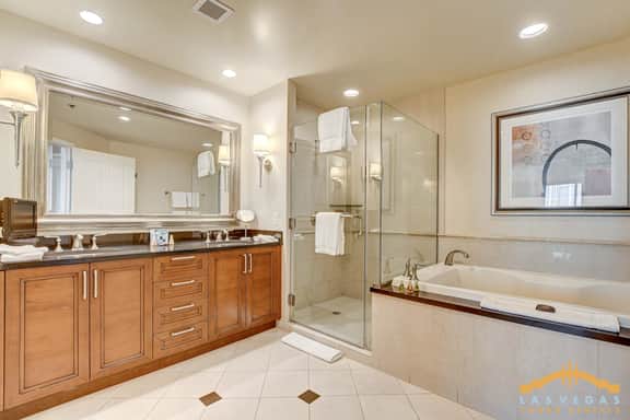 MGM Signature-11-611 Strip View Jacuzzi Studio