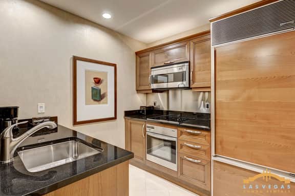 MGM Signature-34-602 1Br 2Ba Balcony Jacuzzi Suite