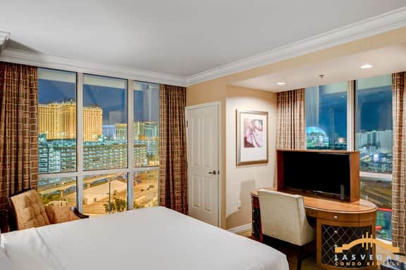 MGM Signature-09-821 1Br2Ba F1 Strip View Balcony Suite