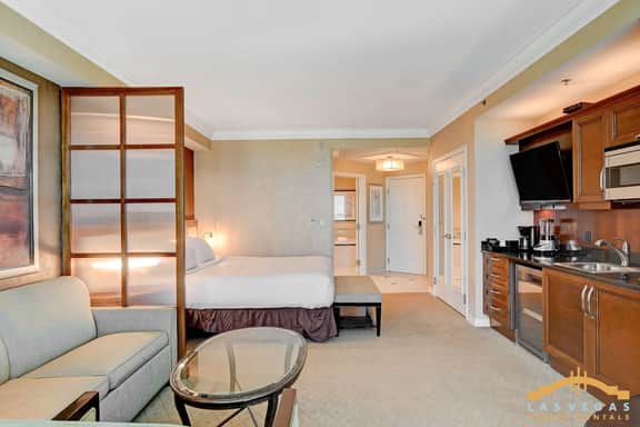 MGM Signature-06-606 Jacuzzi Studio