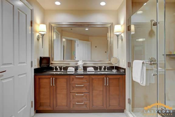 MGM Signature-06-606 Jacuzzi Studio