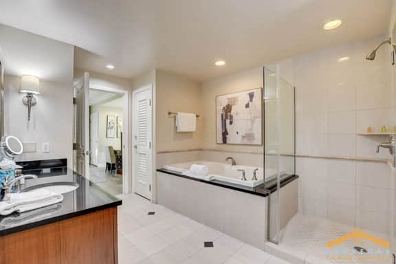 MGM Signature-23-702 1Bedroom 2Bath Balcony Suite