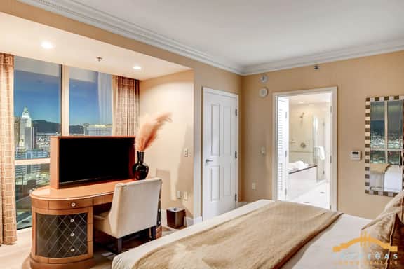 MGM Signature-23-702 1Bedroom 2Bath Balcony Suite