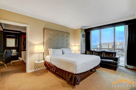 MGM Signature-04-602 1Br 2Ba Balcony Suite