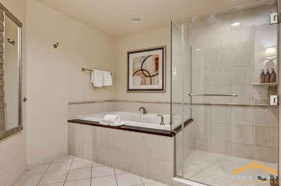 Strip Views + Jacuzzi | MGM Signature Studio Suite - Image 4