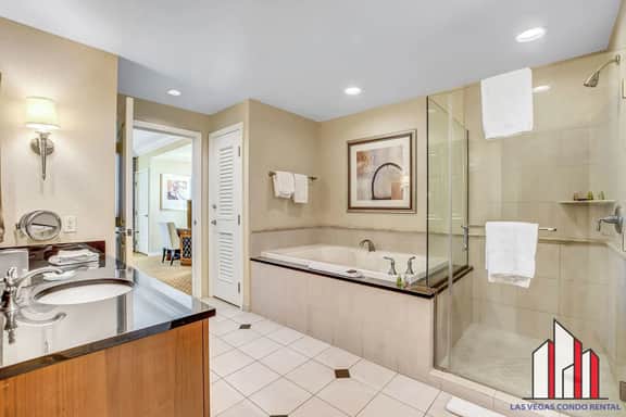 MGM Signature-07-702 1Bedroom 2Bath Balcony Suite