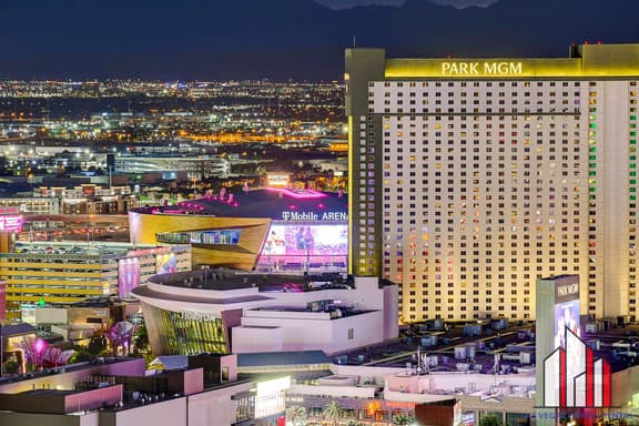 MGM Signature-30-721 1Br2Ba F1/Strip View Balcony